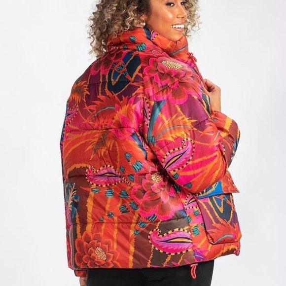 ✨ Farm Rio Reversible Puff Jacket ✨ - Picture 4 of 7